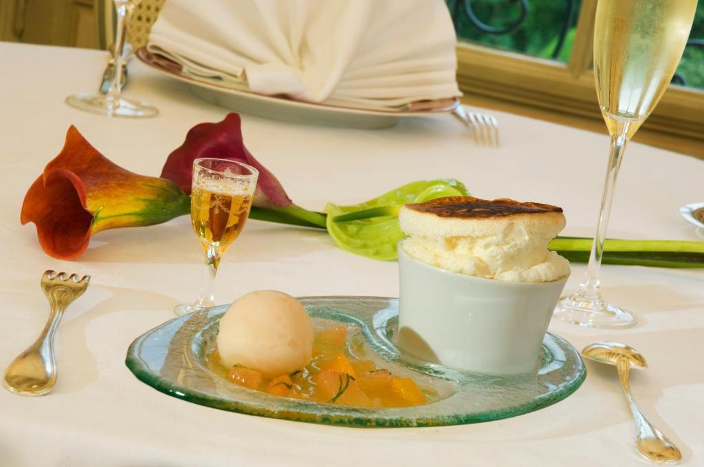 Chateau De Beaulieu Et Magnolia Spa, The Originals Relais Жу-ле-Тур Экстерьер фото